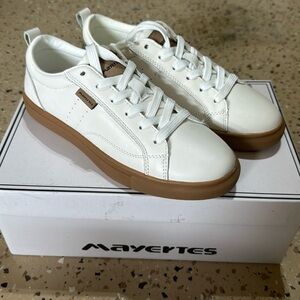 Mayertes Leather Women’s Casual Shoes Size 8